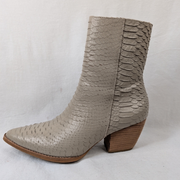 MATISSE Caty Taupe Python Embossed Leather Western Pointed Toe Boots 8.5 - Picture 6 of 11